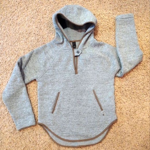 Prana Sweaters - ✨ Like New ✨ Prana cozy sweater with hood